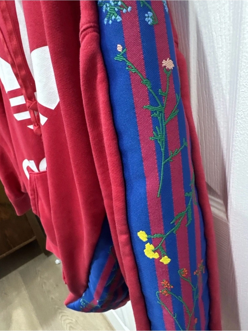 adidas Originals Trefoil Hoodie Womens Small Floral 3 Stripe Red Pullover ED4768 - Picture 4 of 9